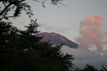 富士山を下る巨人2IMGP3220.jpg